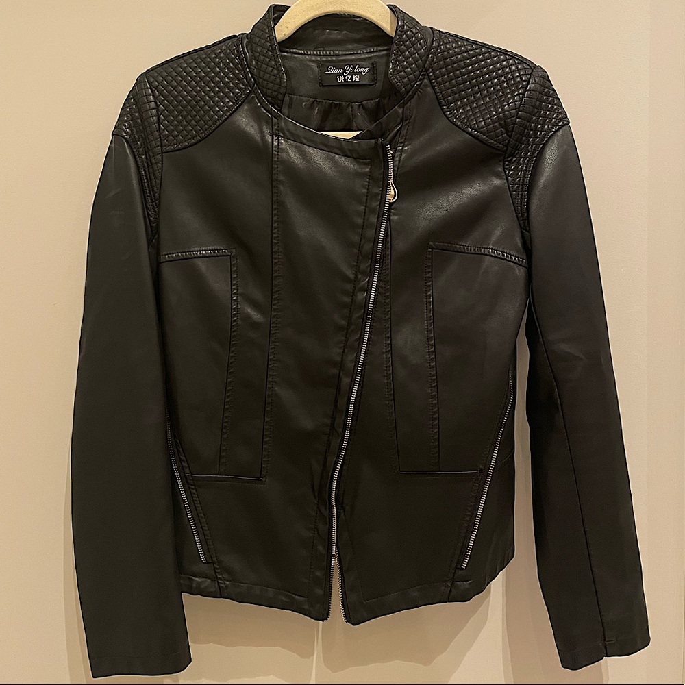 Lian Yi Long || Black Motor Chic Leather Jacket